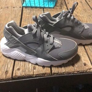 Nike huarache shoes